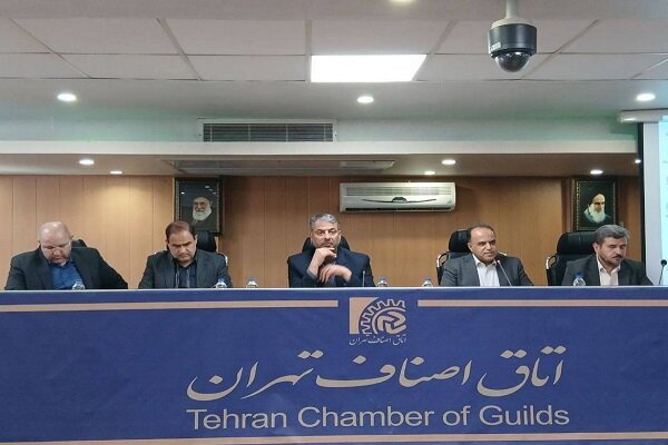 پس از سال‌ها گلایه شهروندان از کارگاه‌های طلاسازی مزاحم در پایتخت، شهرداری تهران با همکاری اتحادیه طلا و سایر نهادها، پروژه احداث “شهر طلا” را آغاز کرد. این پروژه که در منطقه 19 تهران جانمایی شده، قرار است به بیش از 2 هزار واحد صنفی و کارگاهی طلاس...