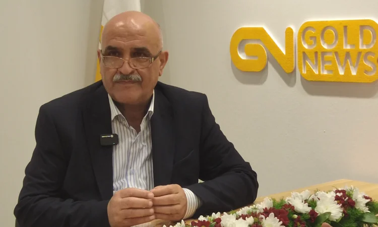 رییس سابق اتحادیه طلا و جواهر سمنان عنوان کرد: متاسفانه اظهارنظرها در مورد پایین بودن عیار طلای کماجرت ، غیرکارشناسی و جوسازی است  و برخی از لوکس فروشانی که توان فروش طلای لوکس خود با اجرت 20 درصدی را ندارند؛ این مباحث را مطرح  و متاسفانه با نفو...