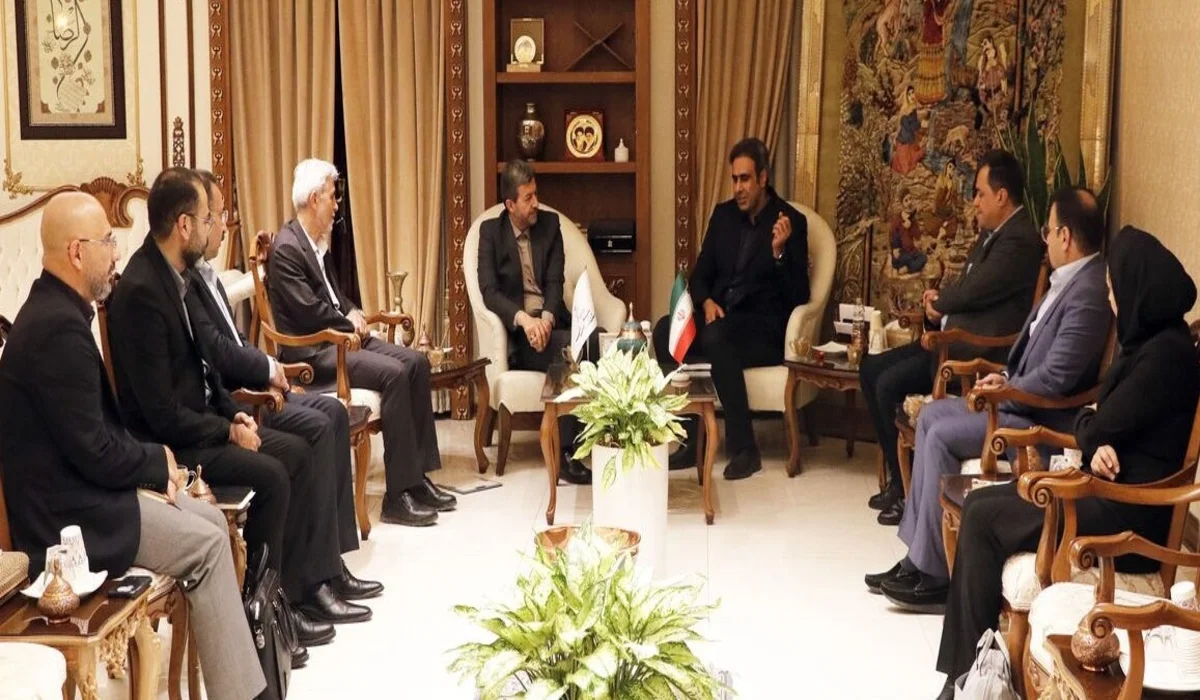 در شرایطی که کارگاه‌های ساخت طلا در اصفهان به کمتر از یک سوم میزان سابق رسیده‌اند، استاندار اصفهان، دستور تشکیل کارگروه ویژه طلا، جواهر و سنگ‌های قیمتی اصفهان را صادر کرد. این نهاد با محوریت معاونت اقتصادی، مسئول رسیدگی فوری به معضلات اعتباری و ص...