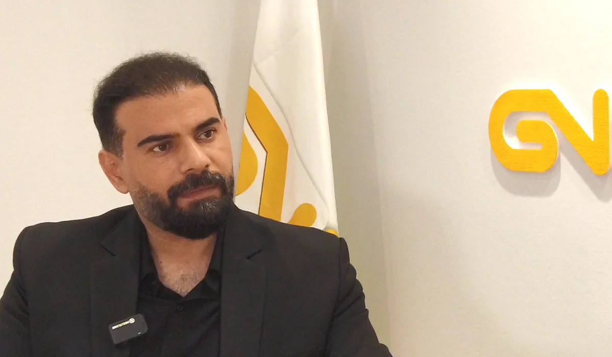 نایب رئیس اتحادیه طلا و جواهر قم عنوان کرد: تولید کنندگان و شرکت های حاضر در نمایشگاه طلا و جواهر  ترکیه ، مصنوعات طلا را  با اجرت های بسیار مناسب عرضه کرده بودند و مشتریان  می توانستند کارهای لوکس و فاخر را با اجرت های مناسب تهیه کنند؛ لذا برای خ...