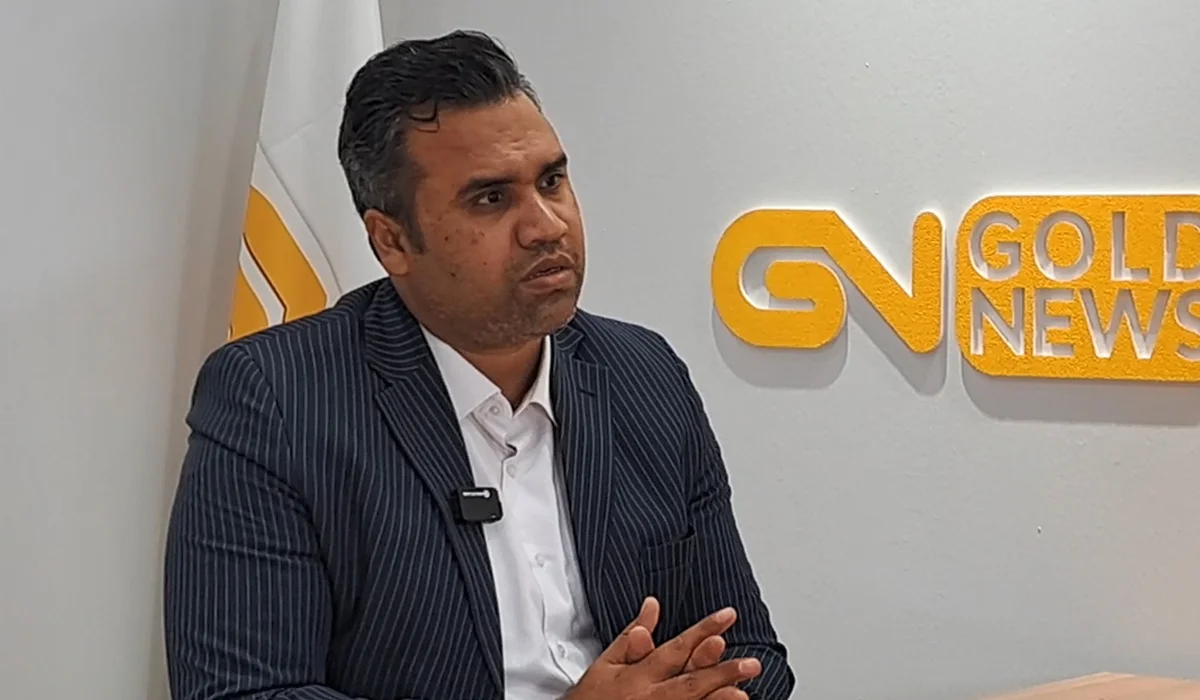 رییس انجمن تولیدکنندگان و صادرکنندگان طلا و جوهر استان کرمان عنوان کرد: در استان کرمان کارگاه های تولید طلا و سنگهای قیمتی اغلب به شکل خانگی فعالیت دارند که با تشکیل این انجمن و حمایت از این تولید کنندگان خرد ، در حال حاضر 40 نفر عضو انجمن شده و ر...