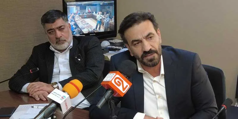 رئیس اتحادیه طلا و جواهر کرمانشاه با اشاره به نوسانات شدید قیمت داخلی که تحت تأثیر افزایش جهانی طلا و رسیدن نرخ ارز به 118 هزار تومان شکل گرفته است، به مردم توصیه اکید کرد از هرگونه معامله هیجانی پرهیز کنند