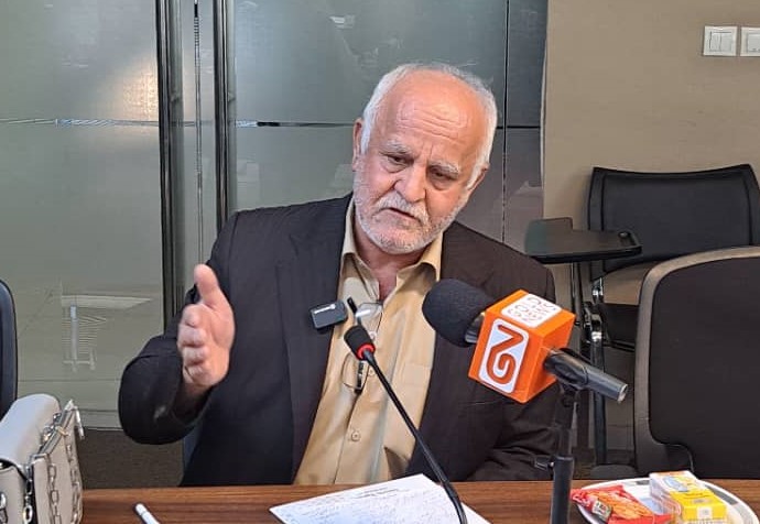 دبیر اتحادیه طلا و جواهر تهران، زنگ خطر را درباره بازار سکه به صدا درآورد و هشدار داد که تک‌تولیتی بانک مرکزی  و سیاست های غلط در این حوزه، بازار سکه را به آستانه «فاجعه» کشانده است و طلاهای سرمایه‌ای کشور را نیز در معرض خروج قرار داده است.