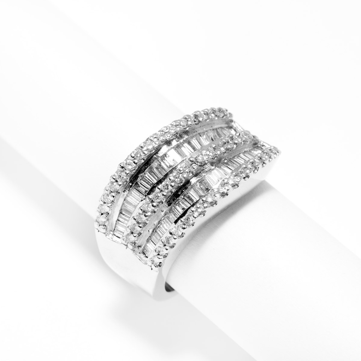 انگشتر باگت و برلیان