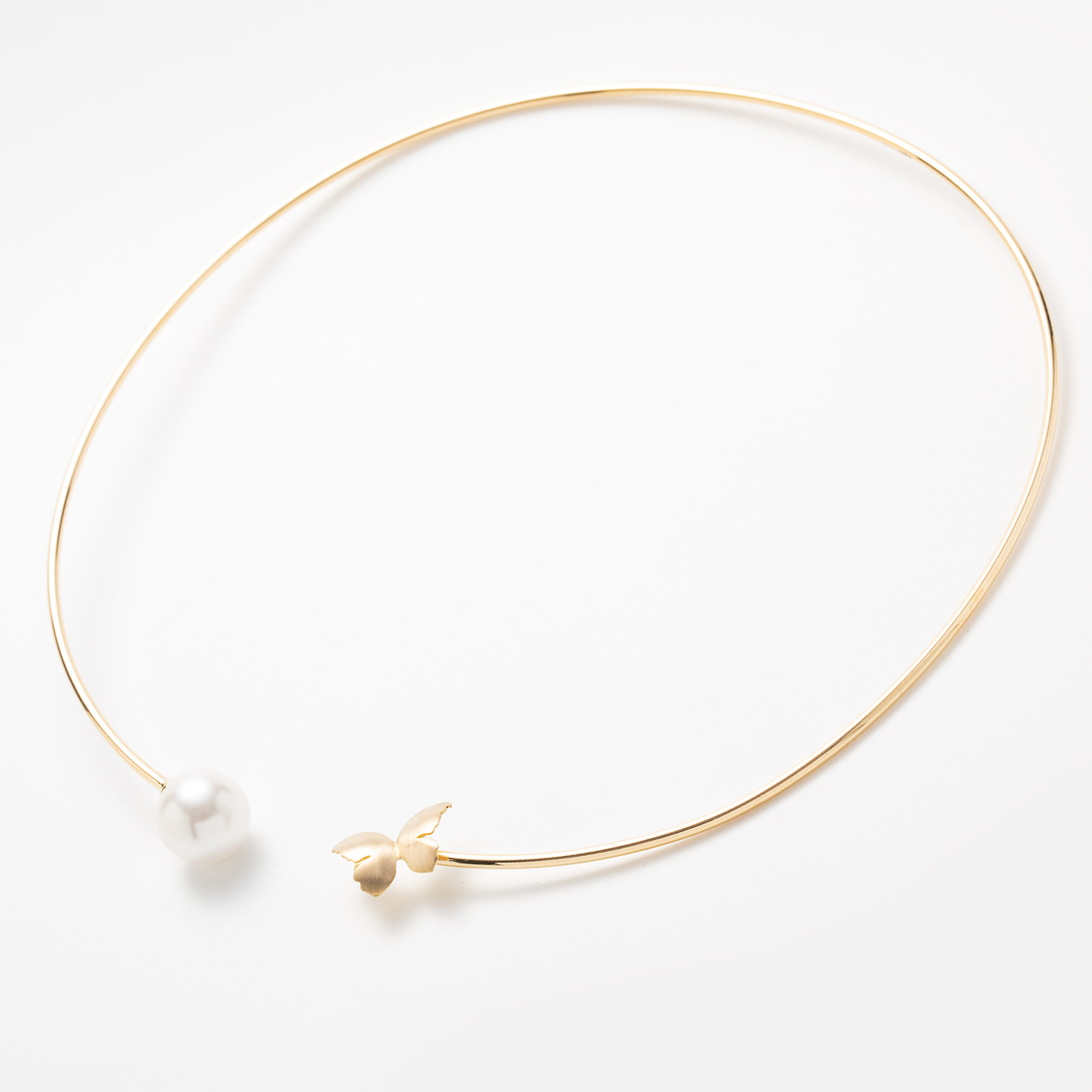 طوق مروارید پروانه