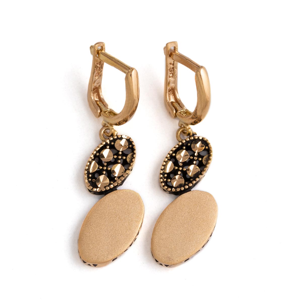 گوشواره سیاه قلم