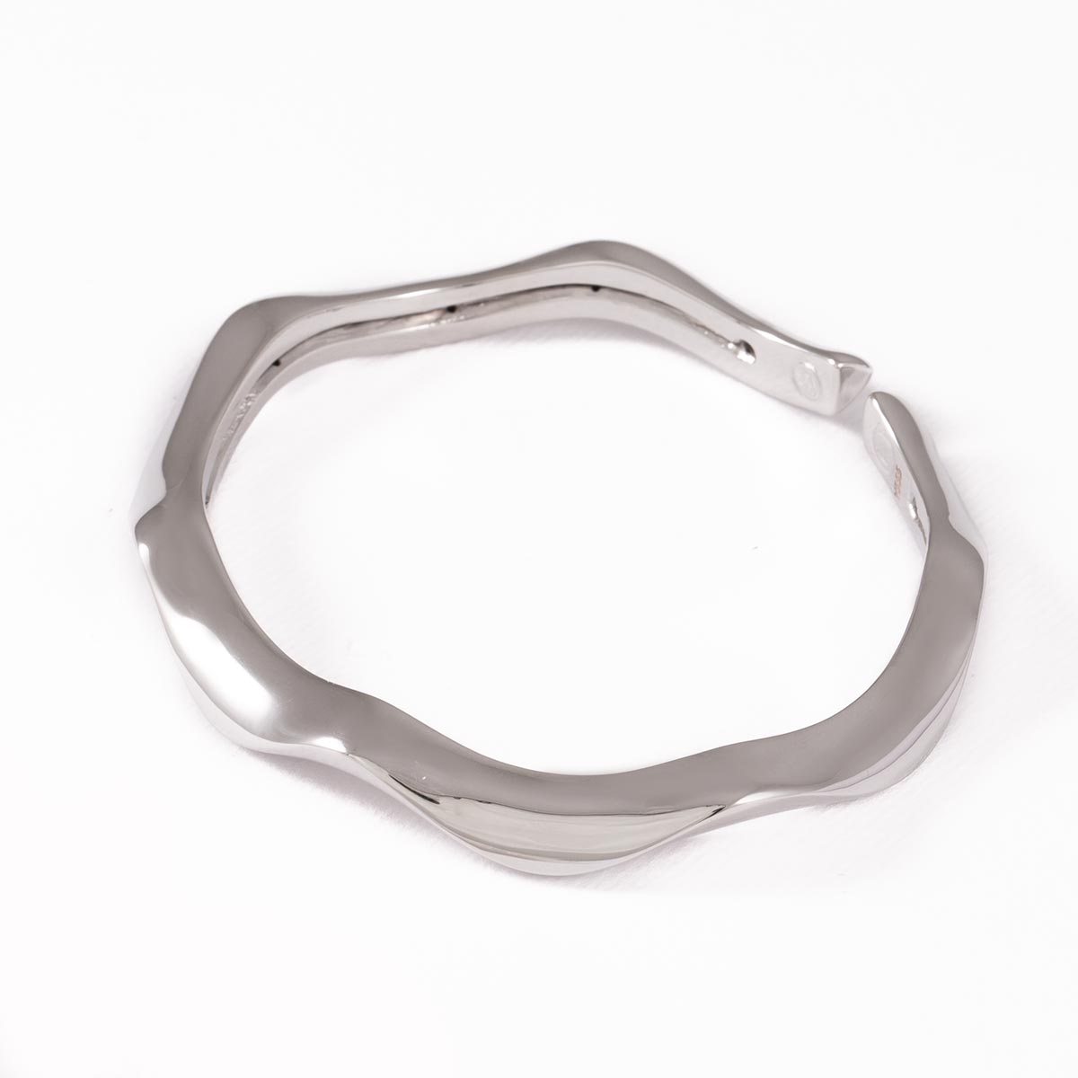 دستبند النگویی اسپورت سفید