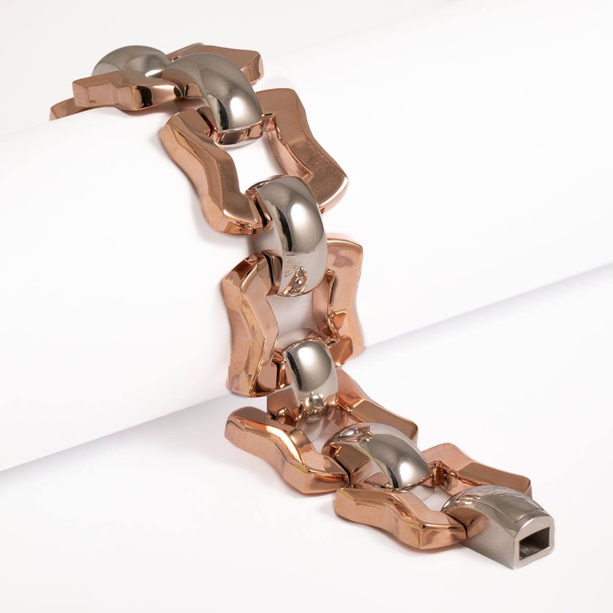 دستبند رئال