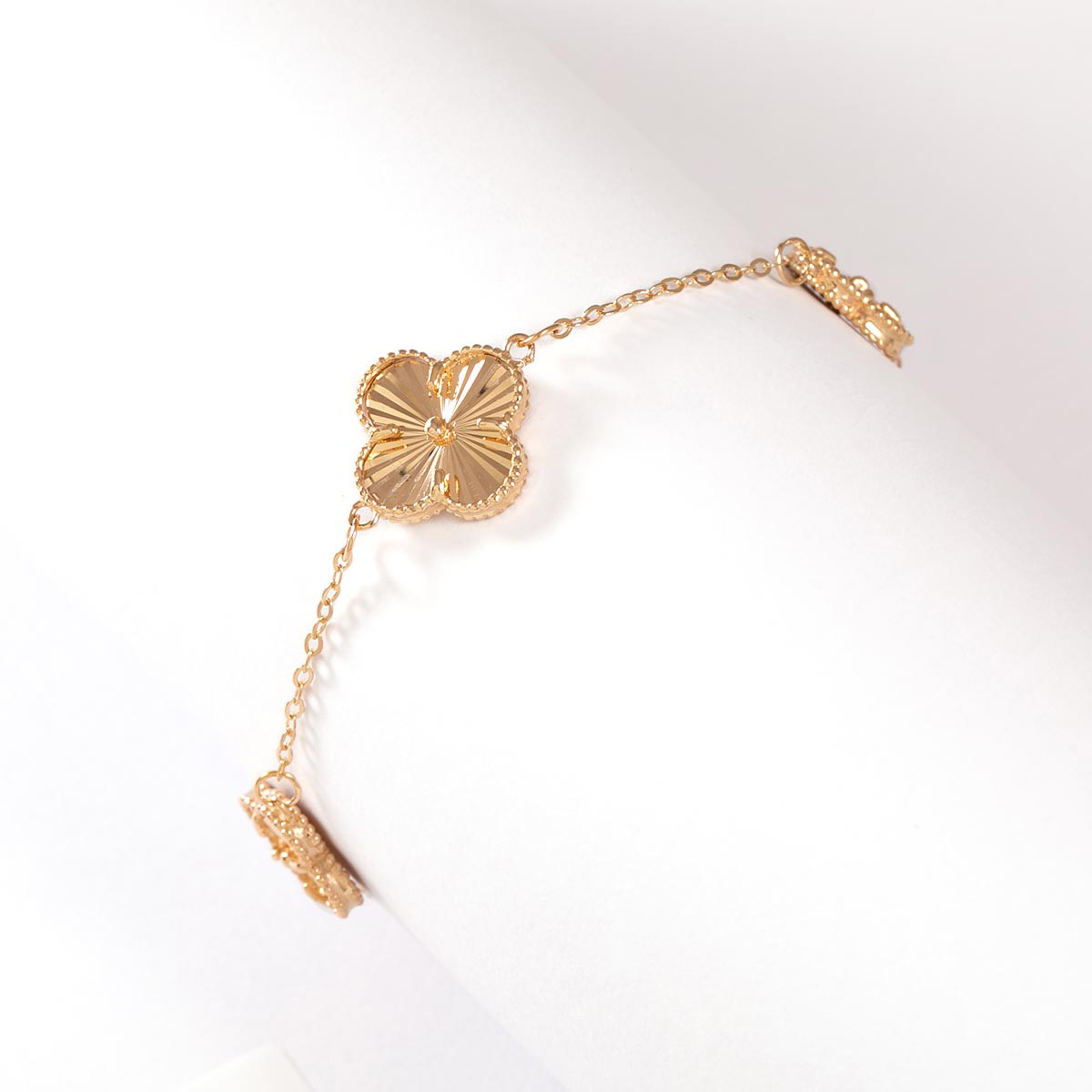 دستبند زنانه ونکلیف